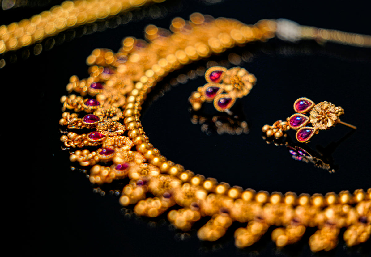 Comment superposer ses bijoux : le guide LÖMA
